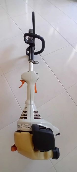 Stilh KM 55 R (Avariada) - em conjunto com a haste motoserra-200 €