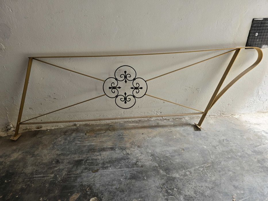 Grades de ferro de escadas