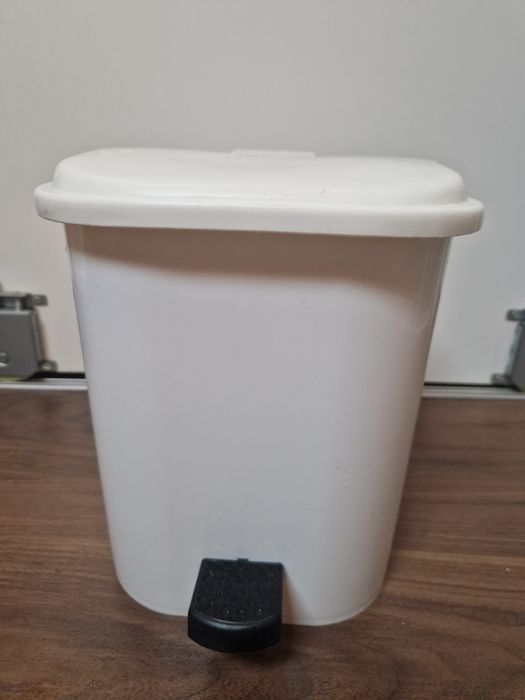 Balde do lixo de casa de banho