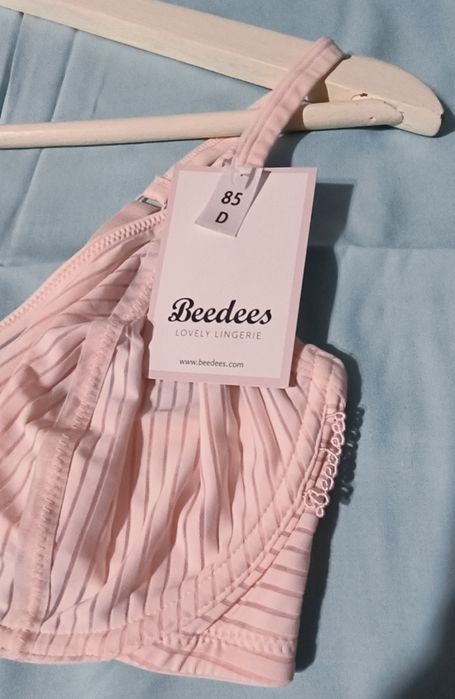 Новий бюстгальтер Beedees (Triumph) у рубчик, розмір 85D