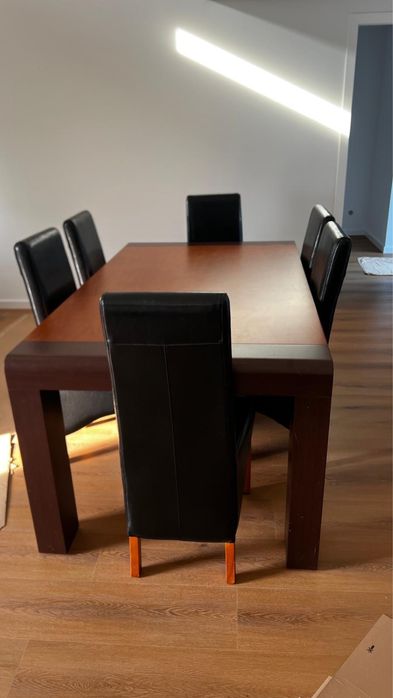 Conjunto mesa de jantar com 6 cadeiras