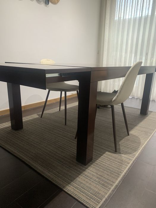 Mesa de sala de jantar