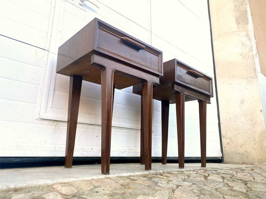 Mesa olaio vintage em fase de restauro 42comp x 35,5prof x 60alt