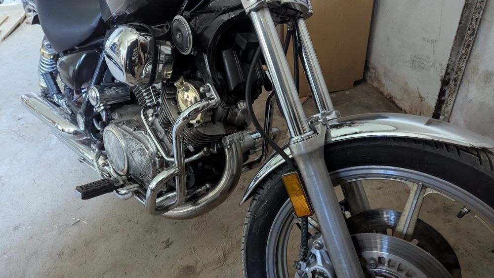 Yamaha XV 1000  Virago goold edycja FILM