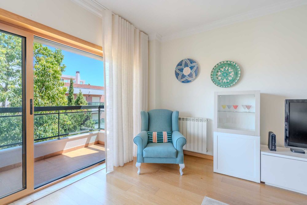 Apartamento T2 para Venda em Queijas