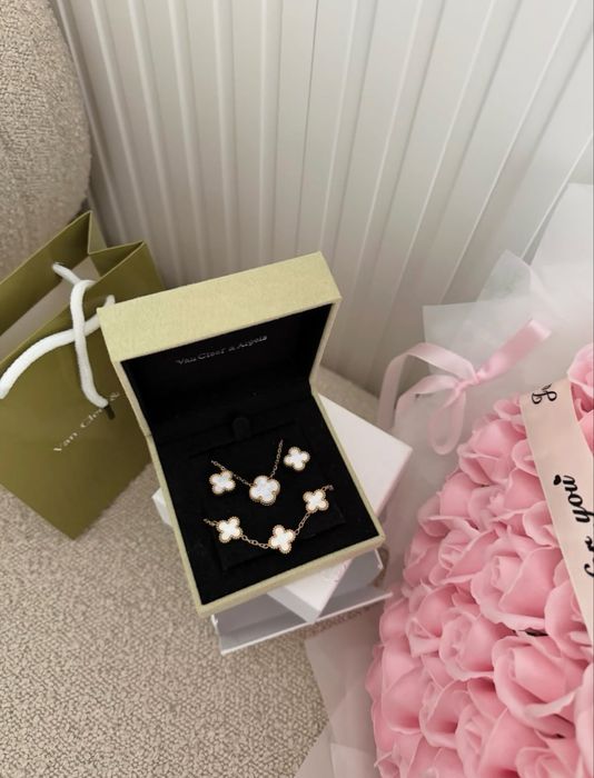 Набір на 14 лютого сережки підвіска та браслет van cleef