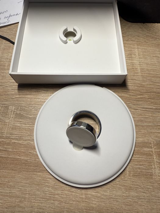 Док-станція для зарядки Apple Watch з магнітним кріпленням (MLDW2ZM/A)