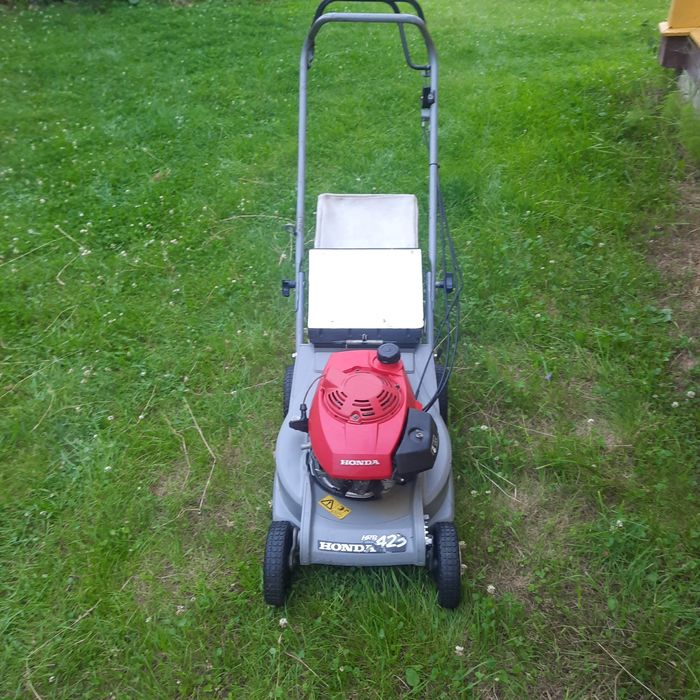 Газонокосарки різні привезли з Німеччини всі готові до роботи