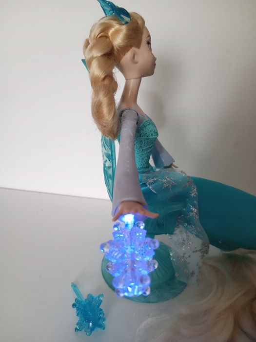 Frozen Reino do Gelo, 3 bonecas Elsa 30€