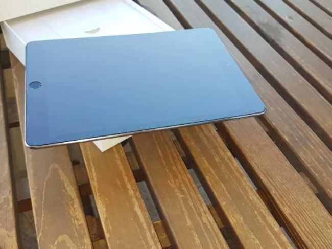32GB iPad Pro 9.7, 4G Cellular Version, Affordable and Like New64752186524163123
