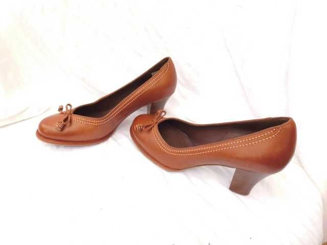Clarks Bombay skórzane brązowe czółenka 39