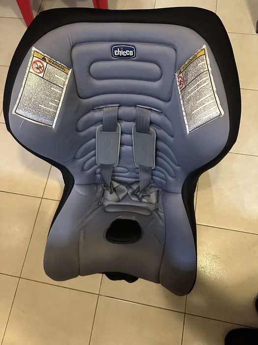 Дитяче автокрісло в автомобіль