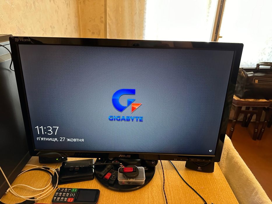 Топовый Большой  монитор Asus VE278Q .