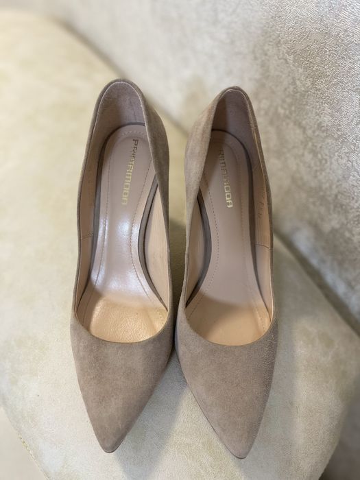 Жіночі туфлі натуральна замша 37 р. каблук 9 см стан нових