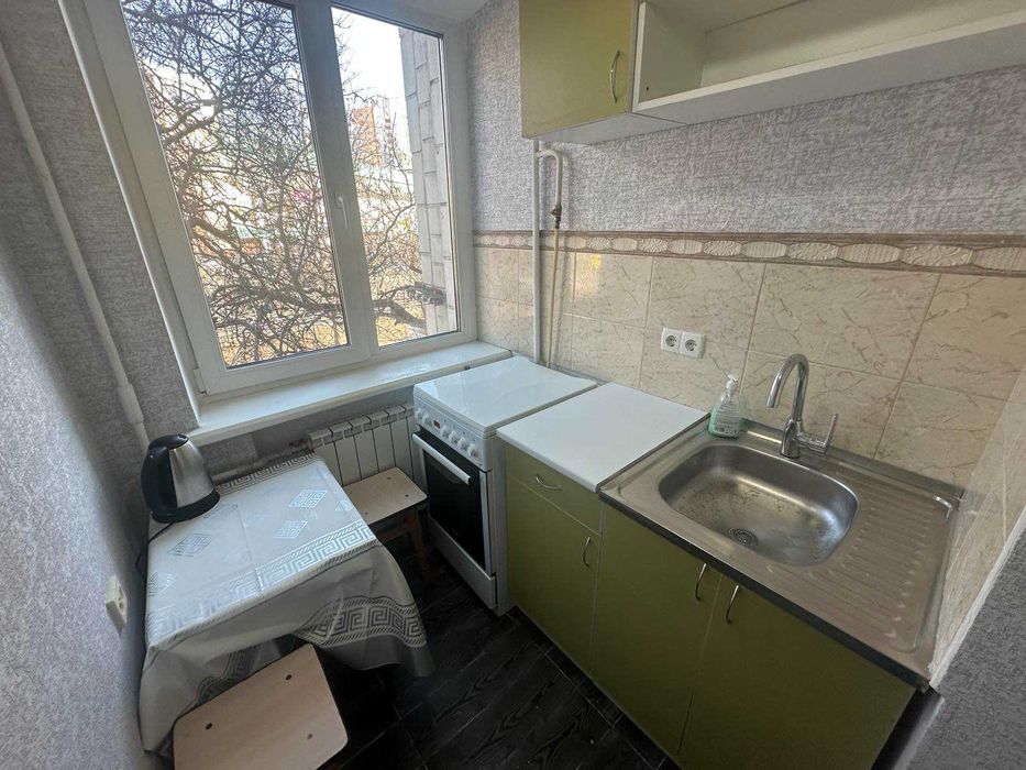 Продам 1 к Вадима Гетьмана 26Б   Шулявка КПІ