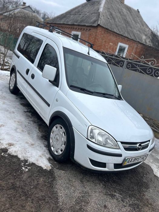 Opel combo автомобіль