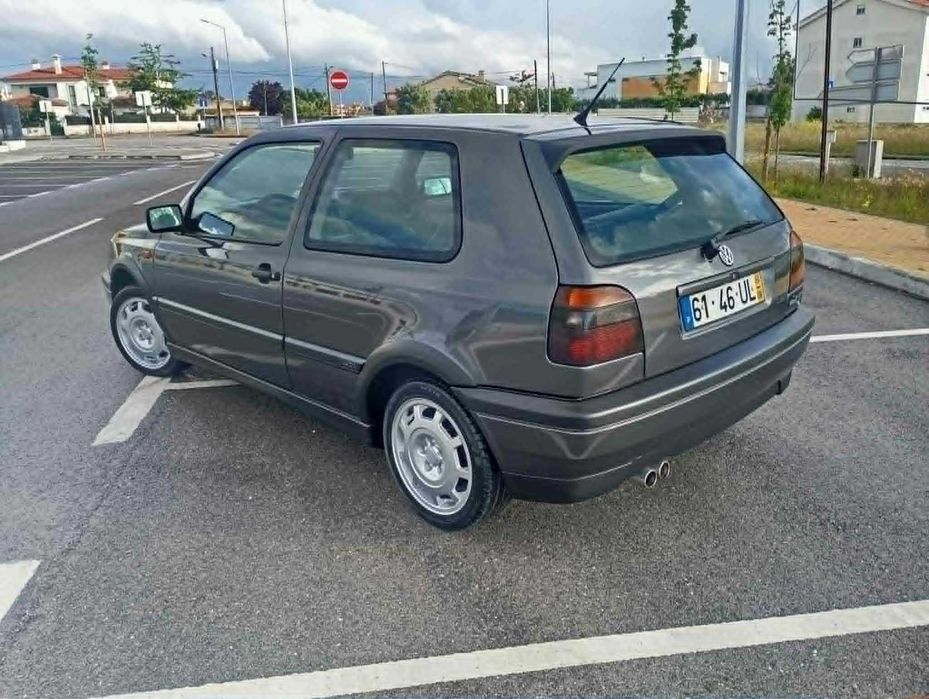 Volkswagen Golf GTI 2.0 8V