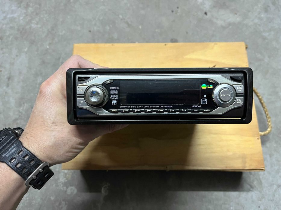 Autoradio de marca LG