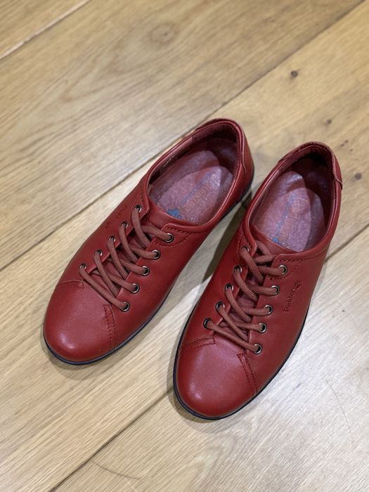 Шкіряні кросівки Padders 36