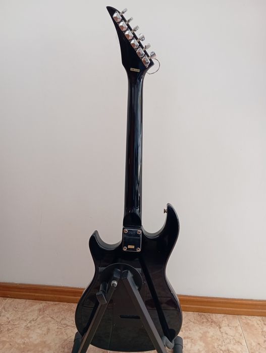 Guitarra eléctrica como nova com amplificador!