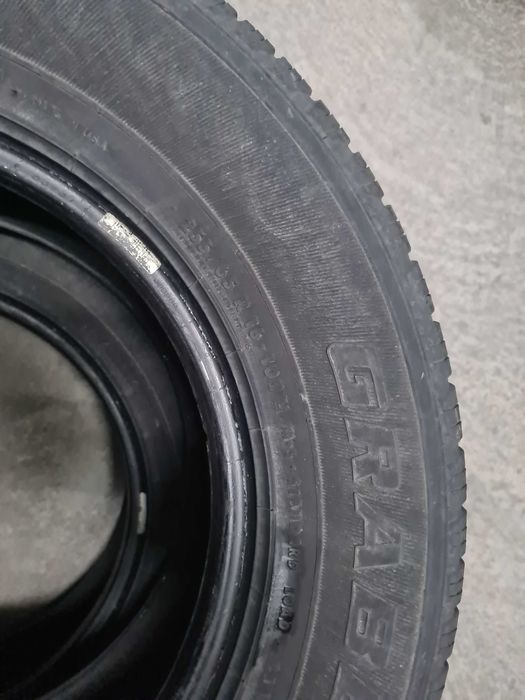 pneus 255 . 65 . 16 .  4x4