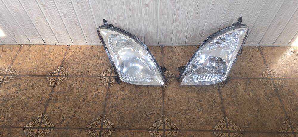 Lampa lewa prawa przód przednia  Suzuki Swift