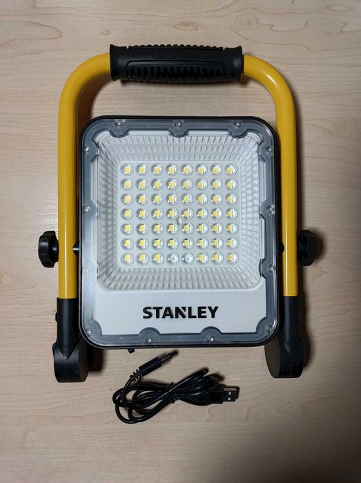 Lampa Robocza LED Stanley 20W 3000lm – Akumulatorowa, IP65 LR/01