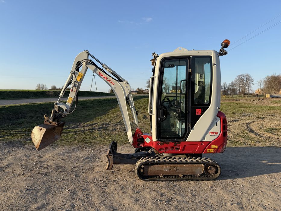 Minikoparka Takeuchi TB 216