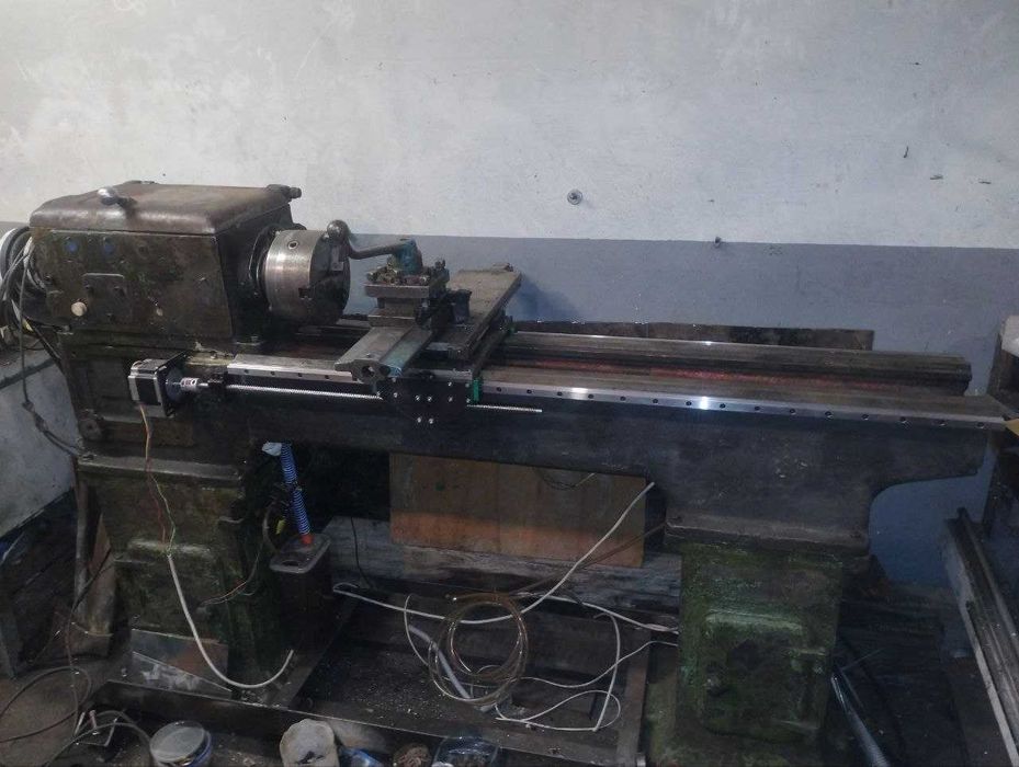 Токарний верстат з ЧПУ на базі 1615