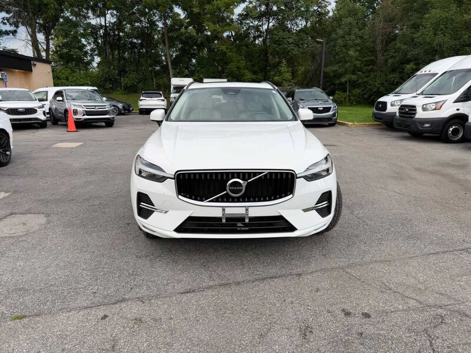 Volvo XC60 B5 Momentum      2022