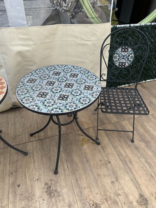 Набор стол со стульями.