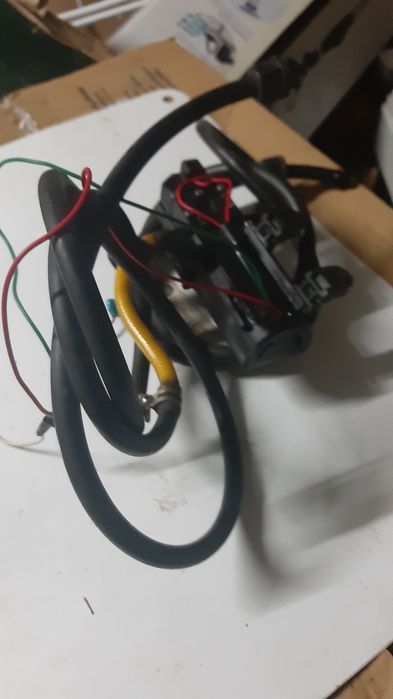Bomba de água a funcionar como nova