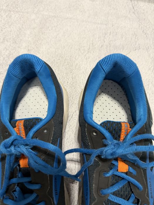 Brooks trace r.44,5 (28,5)