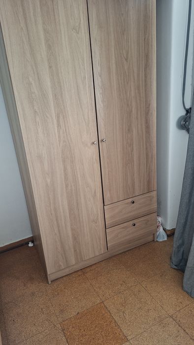 Roupeiro IKEA, 190x98x57CM em bom estado com pouco uso