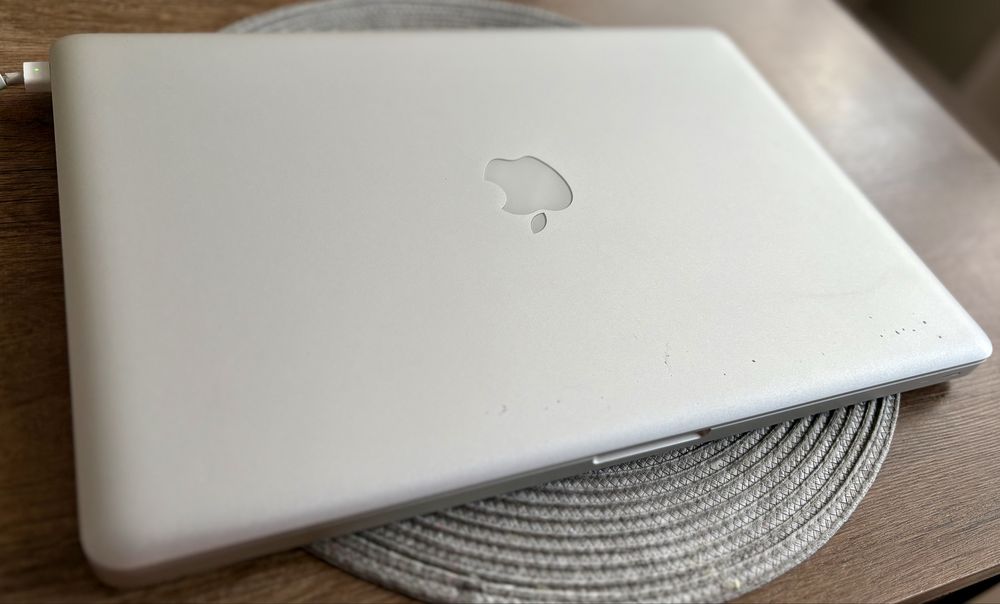 MacBook Pro 15" Mid 2012 | i7 | 16GB RAM | SSD 500GB | Sprawny