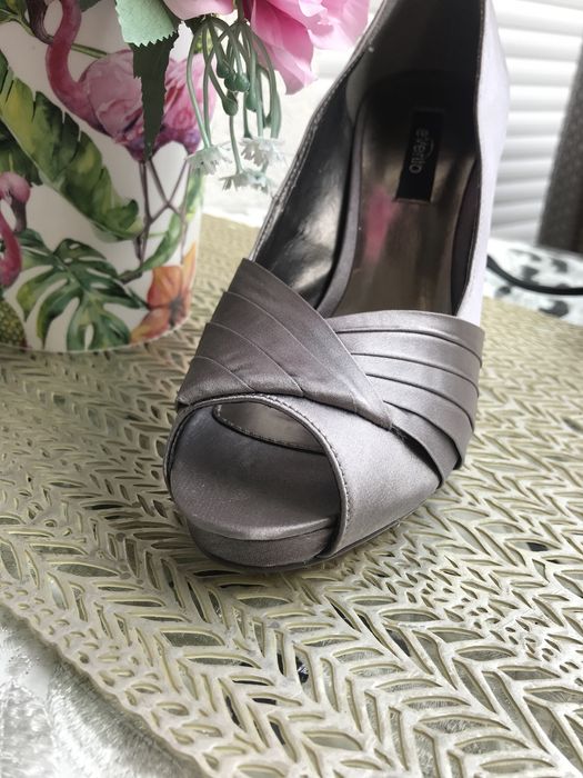 Eleganckie buciki bez palca 38