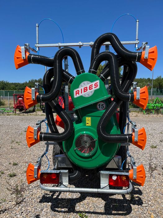 Opryskiwacz ciągany do malin porzeczki 1000 l Ribes Agrola