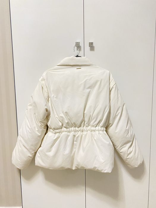 Білий пуховик трансформер