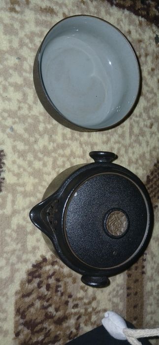 Чайник с чашечкой для чайних церомоний