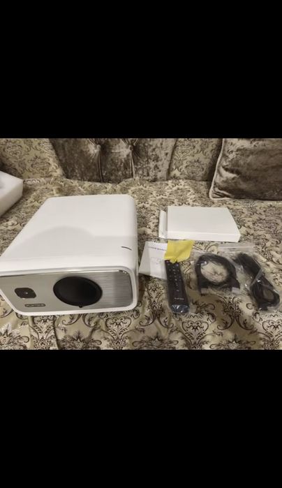 Проэктор  4К Flixtone D10S 4000 ANSI Full HD Android 15 3G  128 Gb