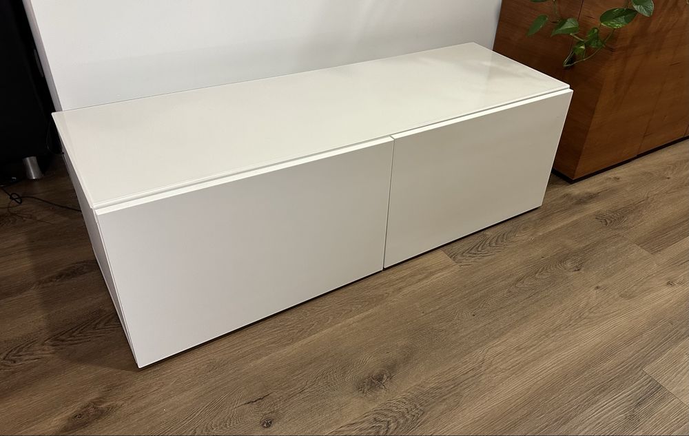 Movel Tv Besta ikea com portas tampo em vidro