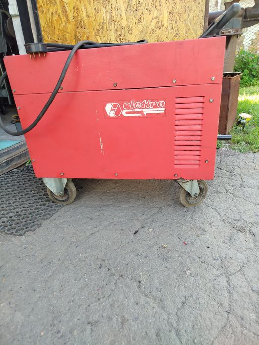 Продам електросварку 3-х фазну