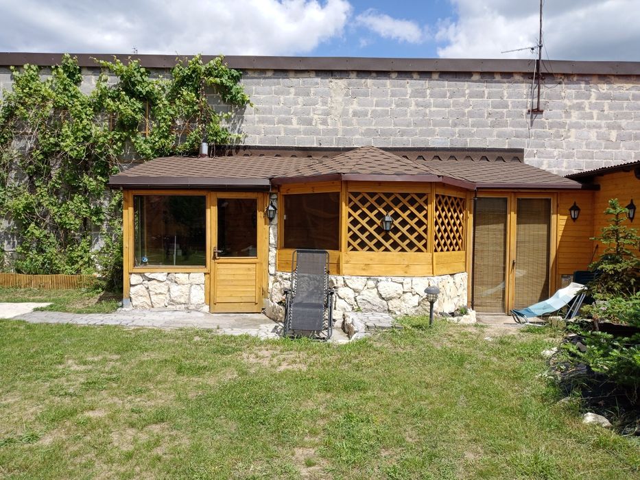Domki całoroczne z grill-chatą, basenem, stawem i balią Olsztyn k/Częstochowy
