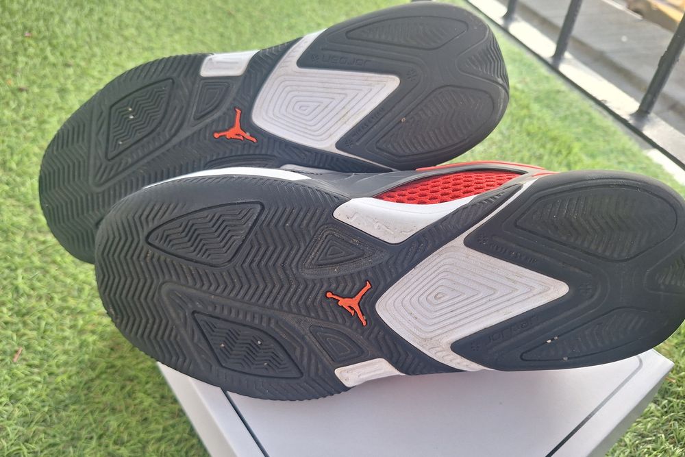 Buty NIKE AIR JORDAN HEIR r. 39-FQ3858-006