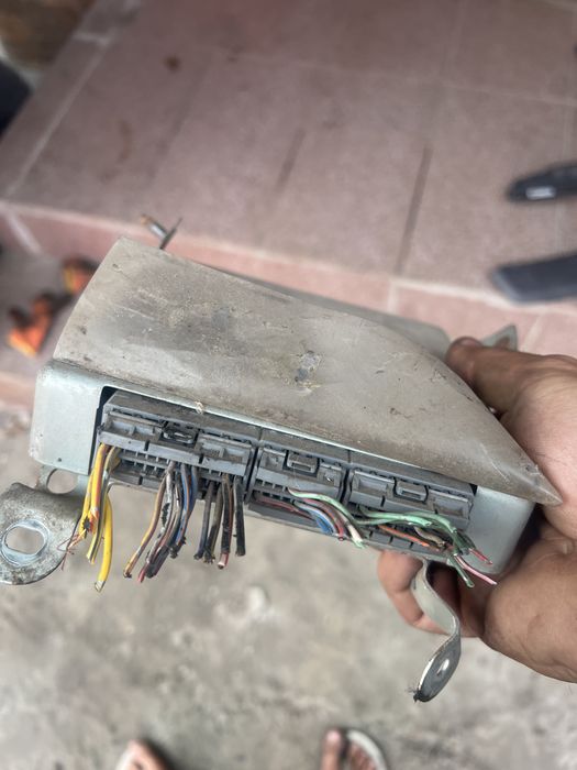 Мозги блок управление двигателем 323F BA 1.5 16V E2T84986M E2T84986M