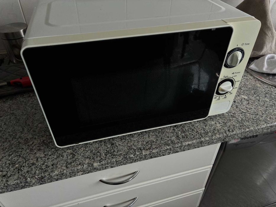Micro ondas com Grill