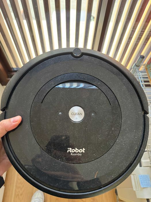 Aspirador iRobot Roomba e5 Usada