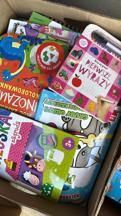 Cały karton bananowiec nauki bajki książki