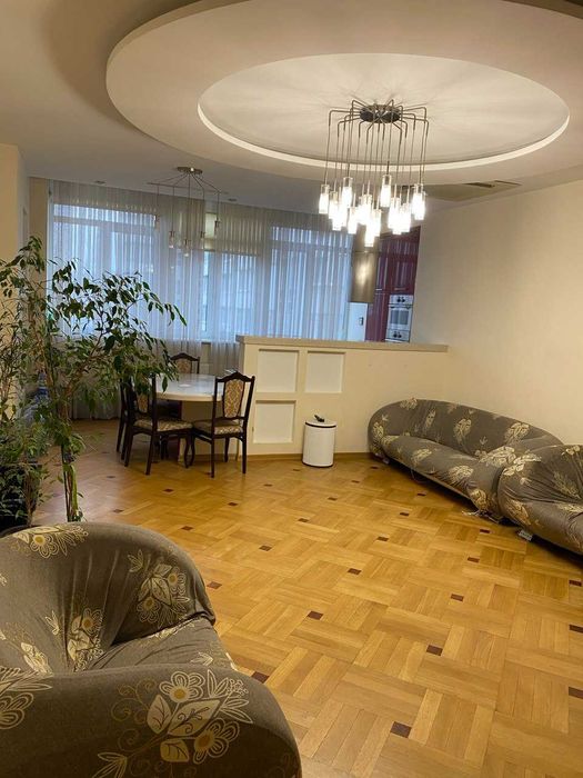 Продам 4-х комн. квартиру в центре, элитном доме  (с хорошим ремонтом)