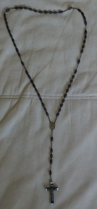 Terço antigo possivelmente em pau preto